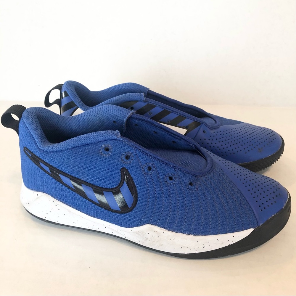 Nike Team Hustle Quick - Youth Size 6
